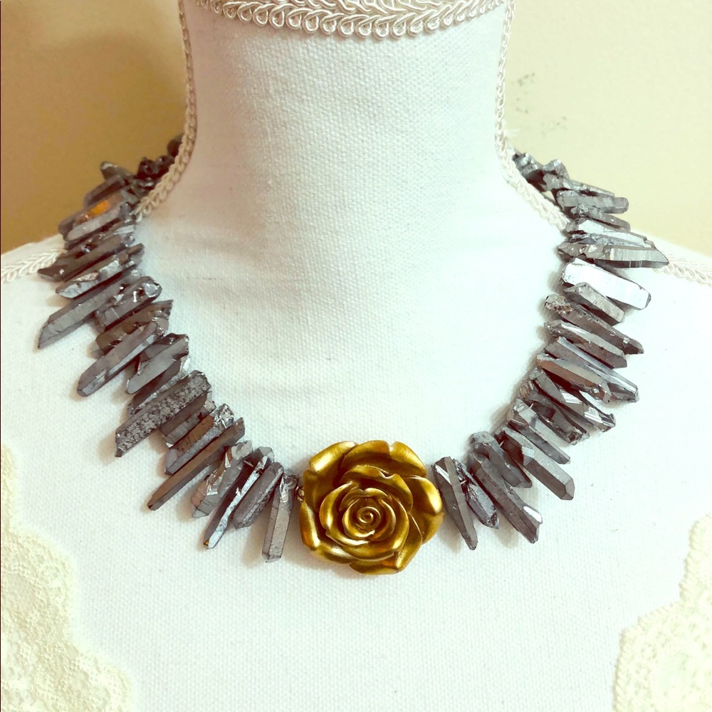 Statement necklace